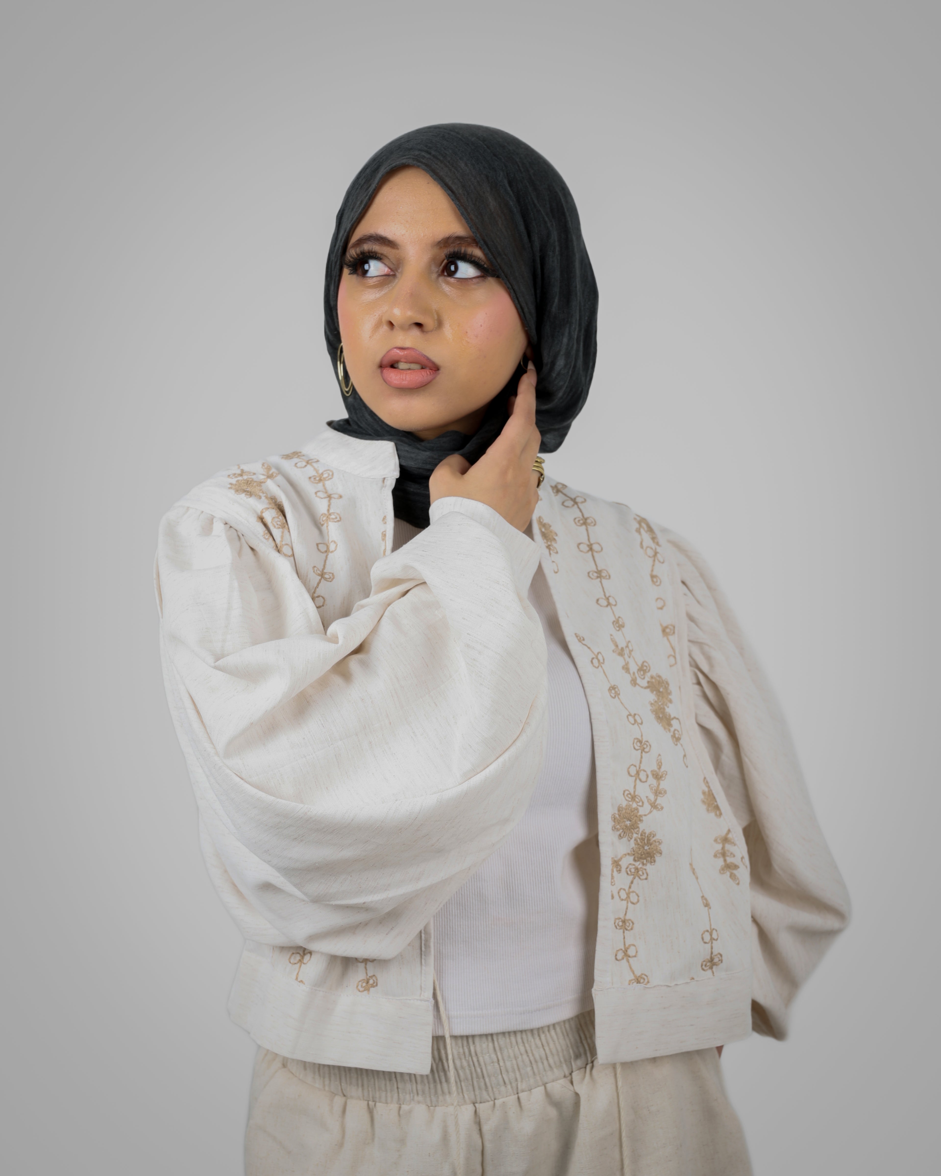 WHITE LINEN GOLD STITCHED BLOUSE
