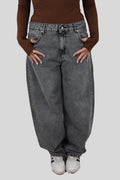 SKATER FIT DARK GRAY WASHED JEANS