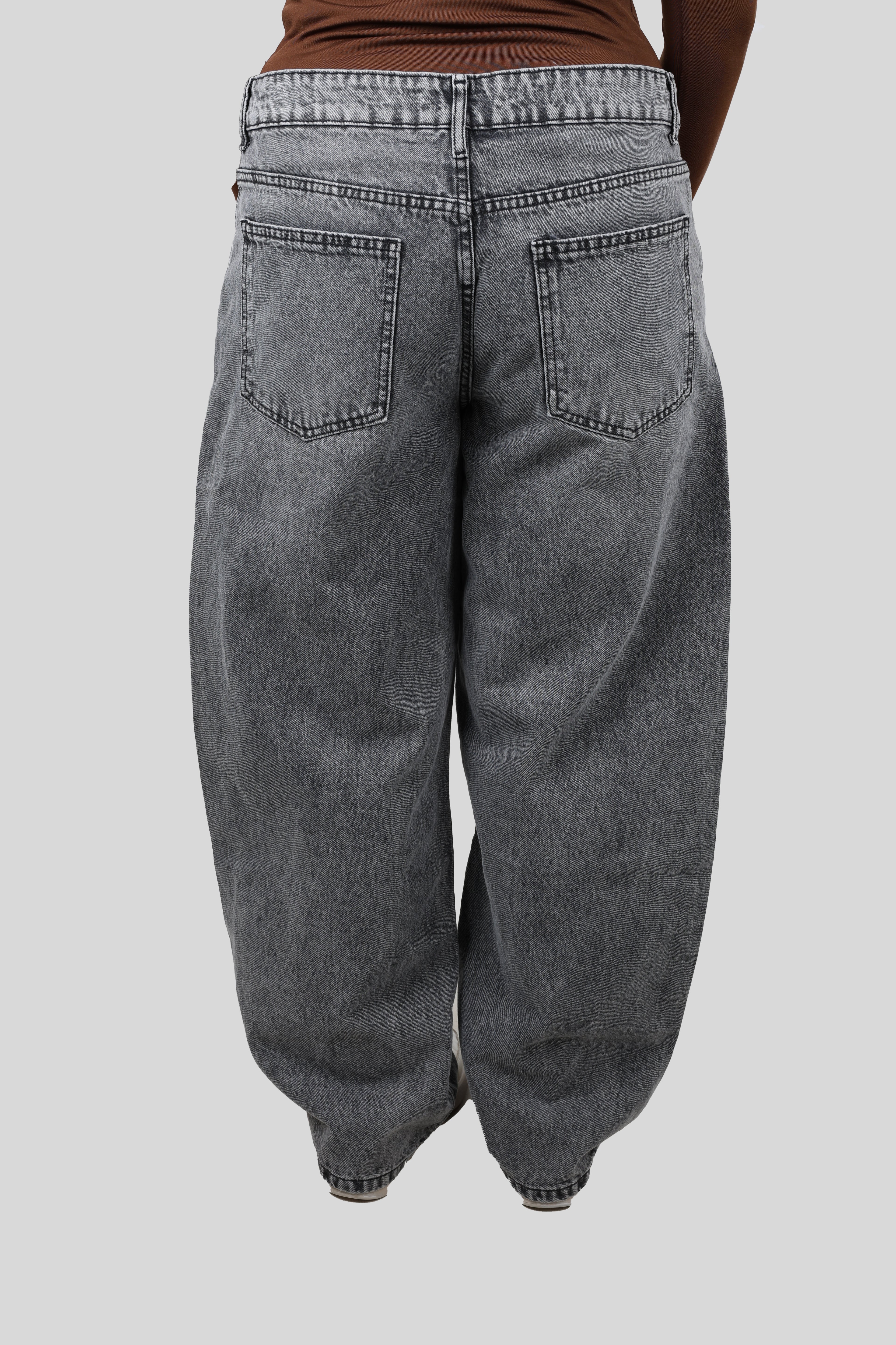SKATER FIT DARK GRAY WASHED JEANS